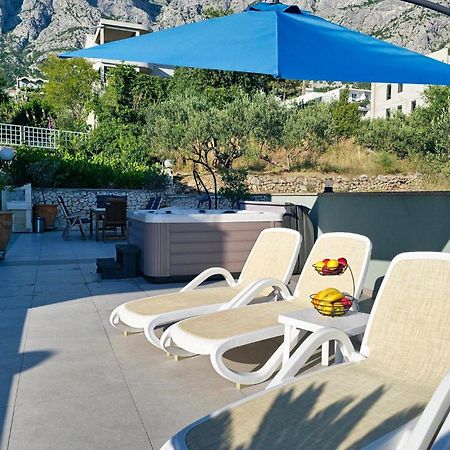 1 Bedroom Stunning Apartment In Makarska Exterior photo